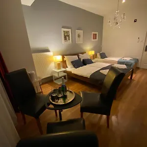 verificați disponibilitatea